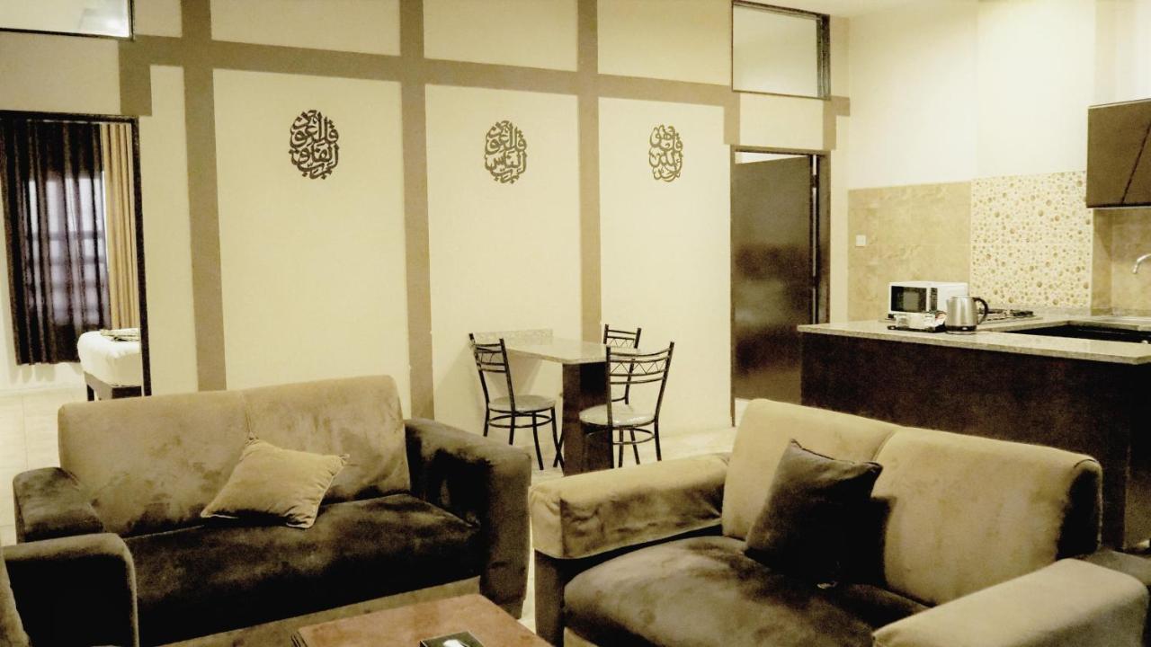 Al Fawanes Hotel Apartments Amman Luaran gambar