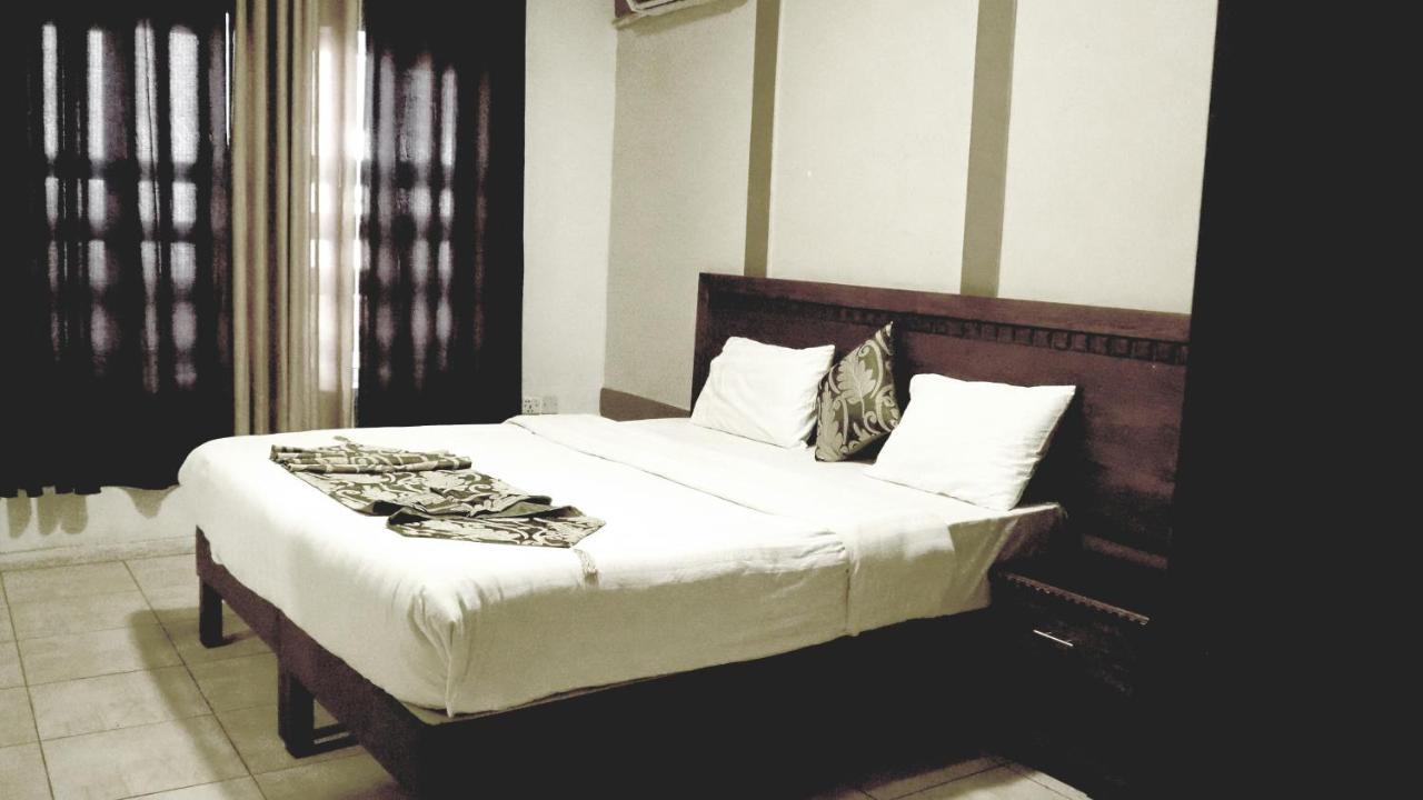 Al Fawanes Hotel Apartments Amman Luaran gambar