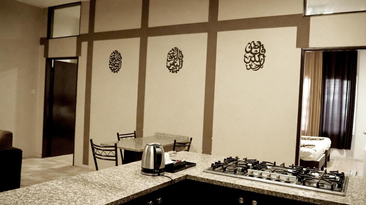 Al Fawanes Hotel Apartments Amman Luaran gambar