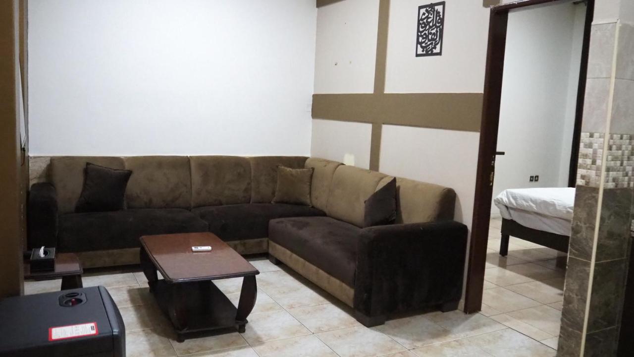 Al Fawanes Hotel Apartments Amman Luaran gambar