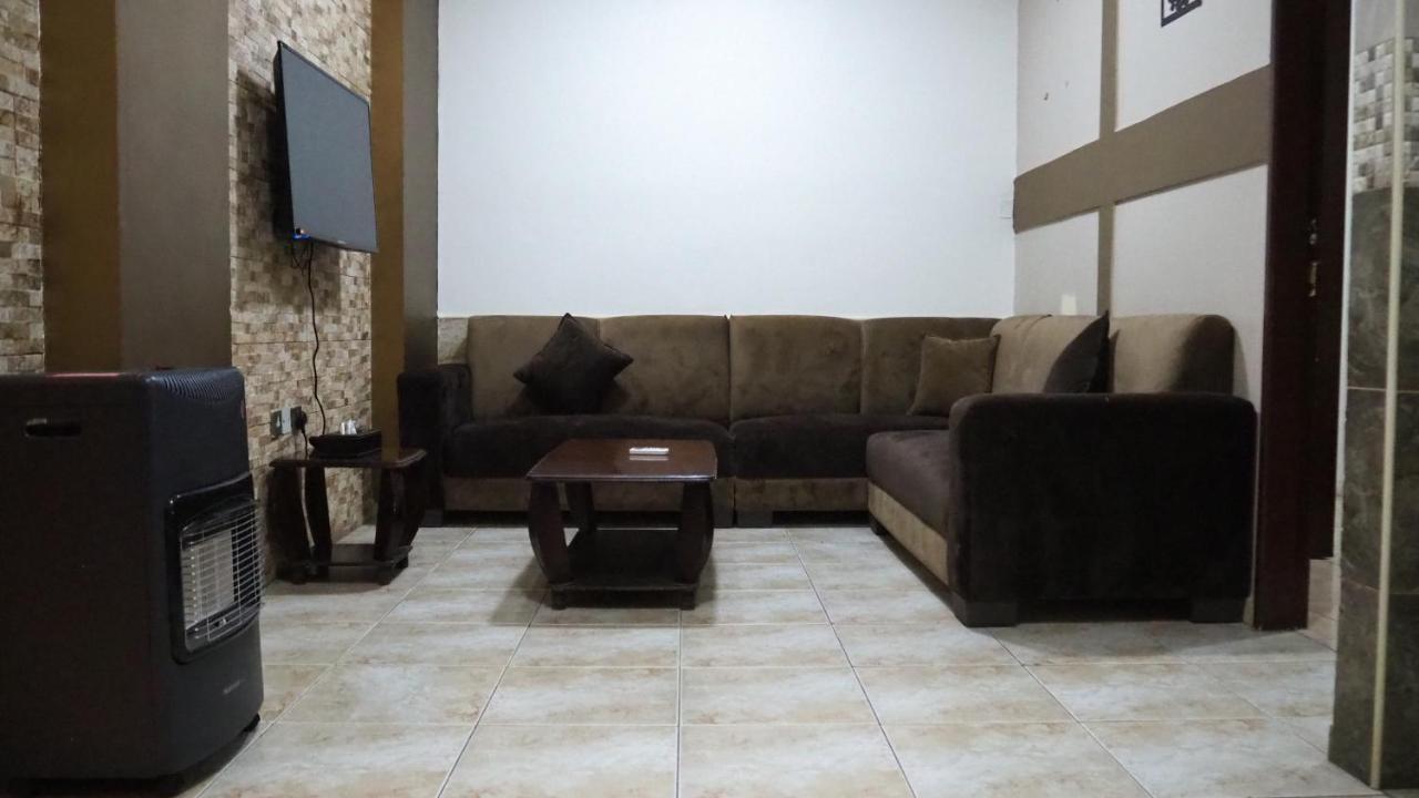 Al Fawanes Hotel Apartments Amman Luaran gambar